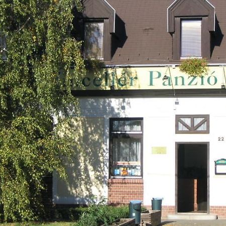 Hotel Vinceller Panzio Es Etterem Gyöngyös Exteriér fotografie