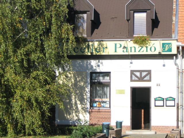 Hotel Vinceller Panzio Es Etterem Gyöngyös Exteriér fotografie